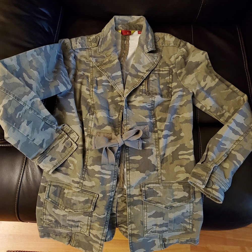 G I.L.I. Camo Front Tie Jacket Size 0